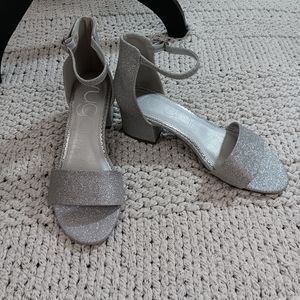 NWOT Sugar Noelle Silver Open Toe Block Heel Sandals Size 8
